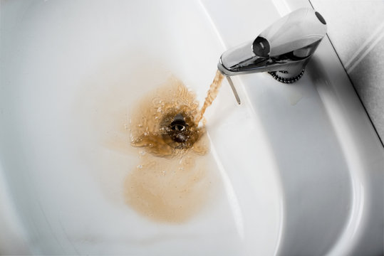 Why Families Search for Water Testing Near Me After Seeing Brown Water